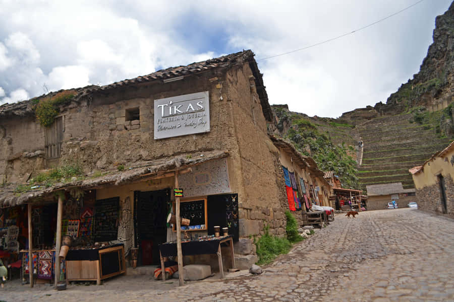 Ollantaytambo Tourist Attraction Wallpaper