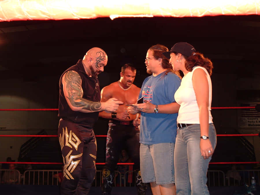 Perry Saturn Meeting Fans Ring Side Wallpaper