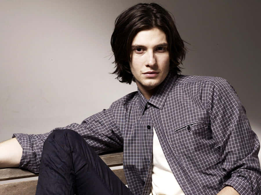 Portrait Of Ben Barnes Embracing His Dark Side Wallpaper