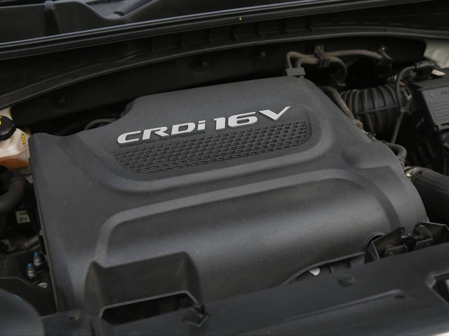 Powerful Performance In A Dynamic Suv. Wallpaper