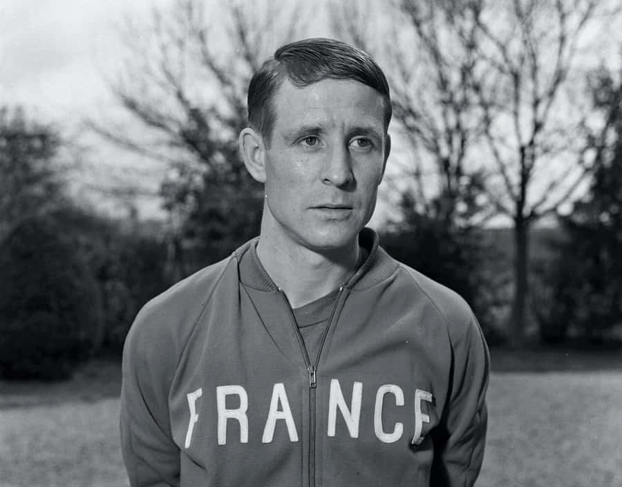 Raymond Kopa French Football Legend Wallpaper