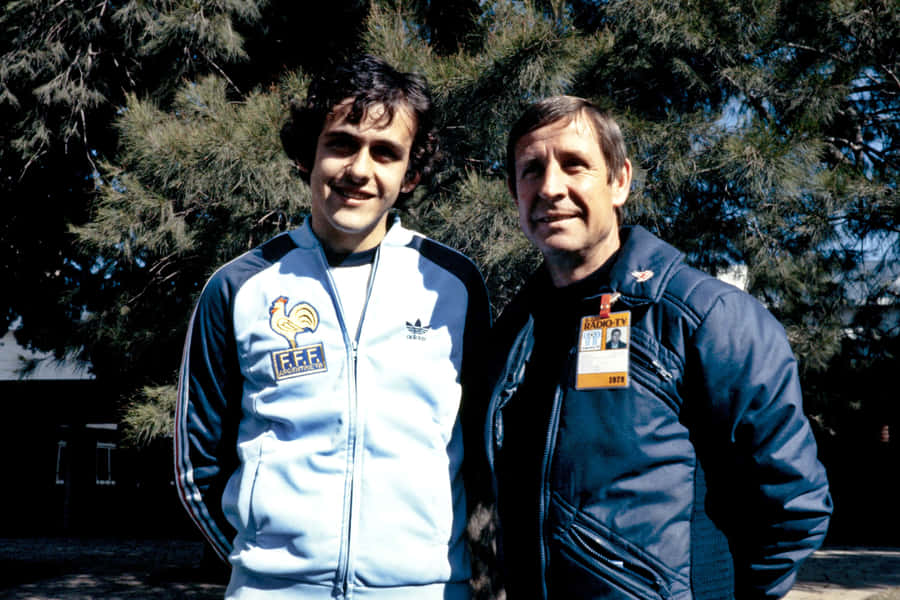 Raymond Kopaand Companion1970s Outdoor Portrait Wallpaper