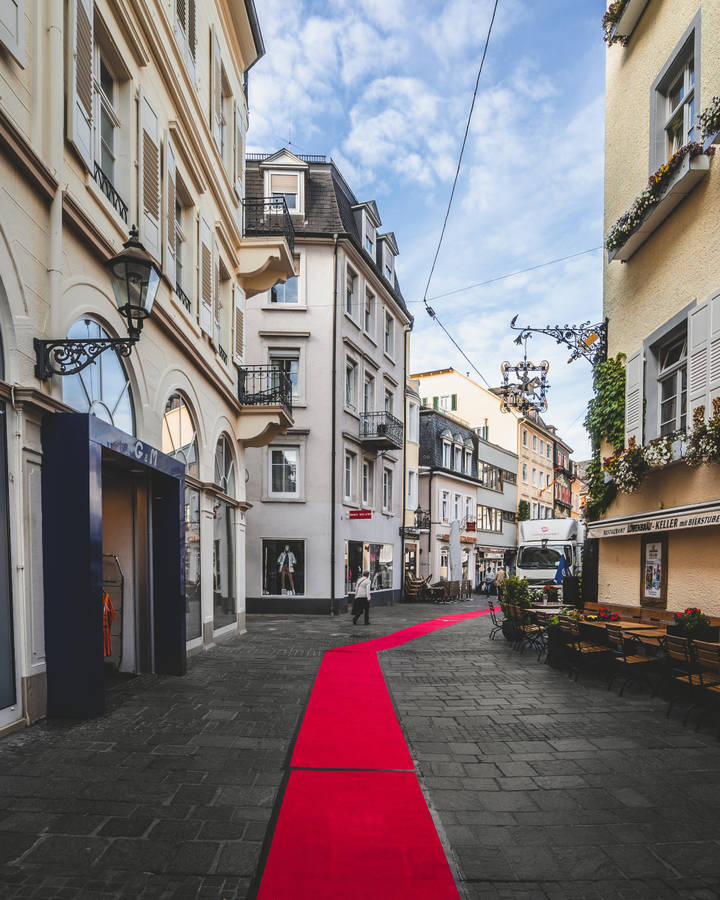 Red Carpet Street Wallpaper