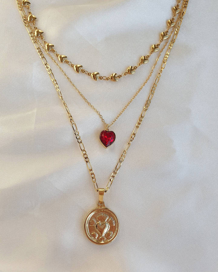 Red Crystal Heart Necklace Wallpaper