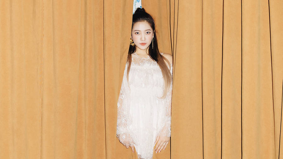 Red Velvet Girl Yeri Wallpaper