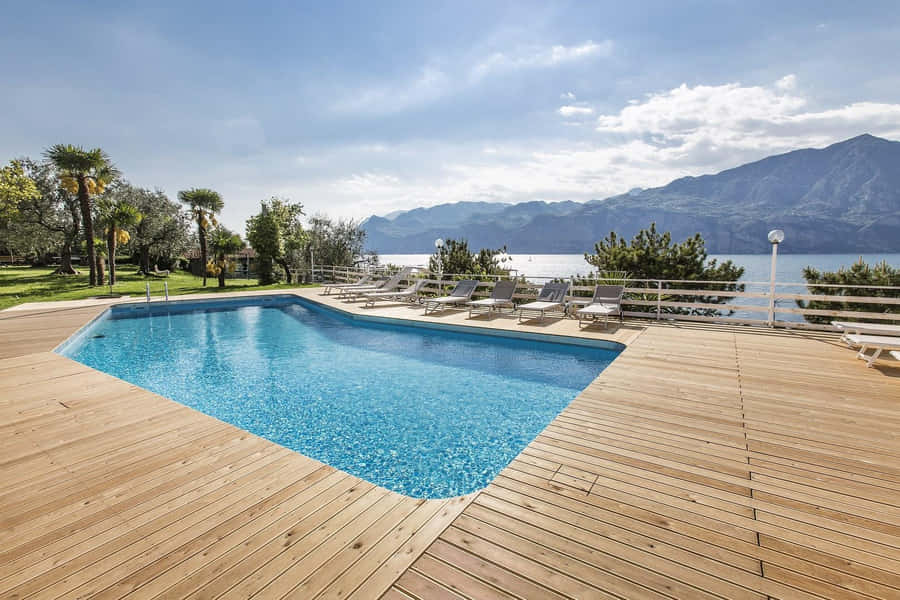 Residence Parco In Lago Di Garda Wallpaper