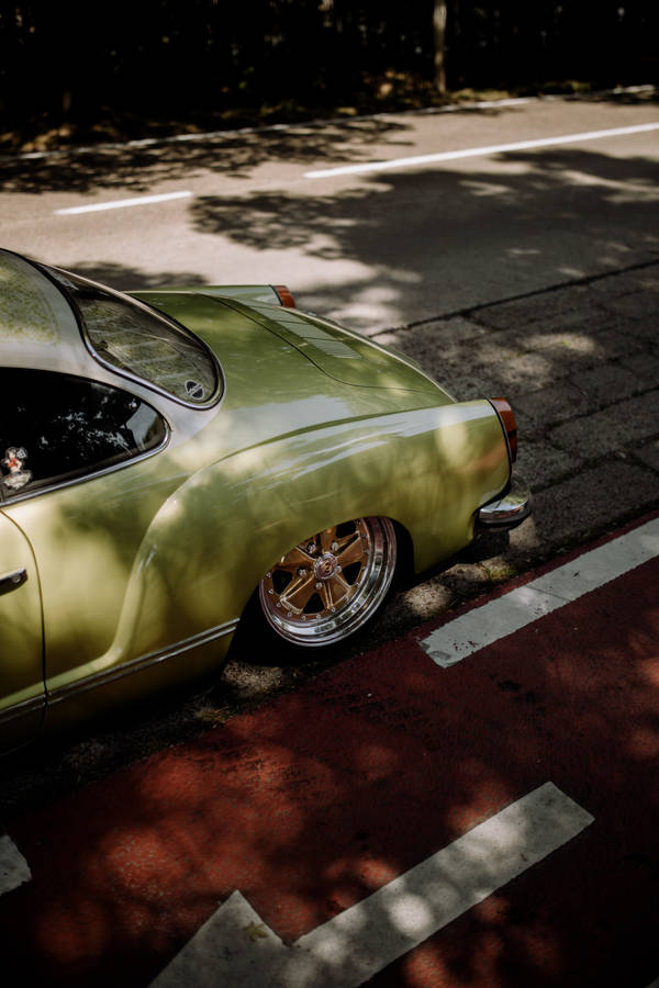 Retro Volkswagen Karmann Ghia Wallpaper