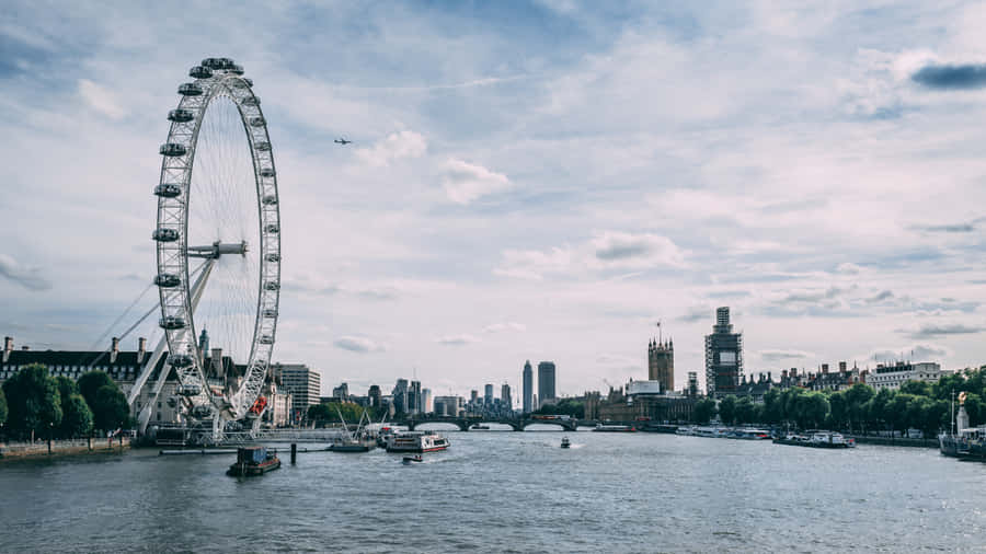 River Thames And The London Eye Wallpaper