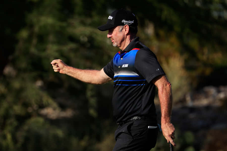 Rod Pampling Triumphantly Raising His Fist Wallpaper