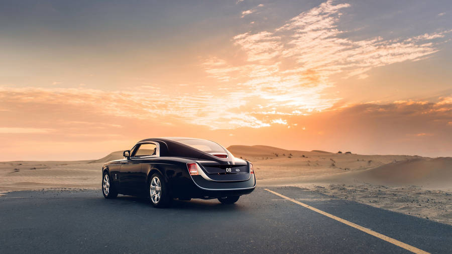 Rolls-royce 4k Wraith On Desert Road Wallpaper