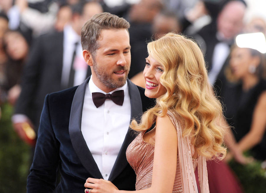 Ryan Reynolds And Blake Lively Wallpaper