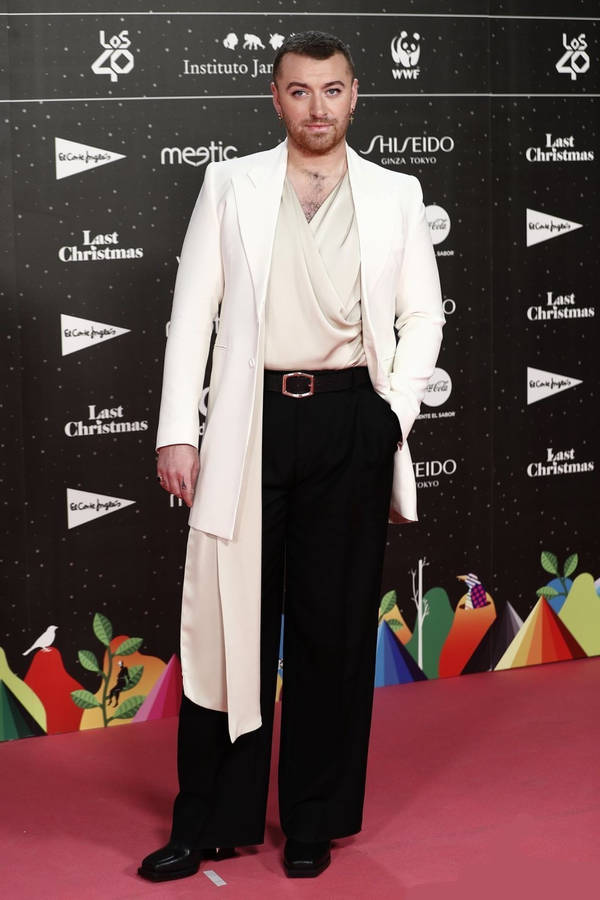 Sam Smith In Los40 Music Awards Wallpaper