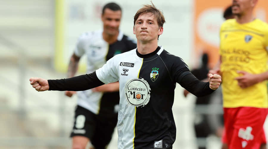 Sc Farense Ryan Gauld Versus Académico Viseu Wallpaper