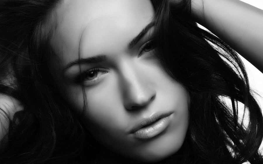 Sensual Woman Wallpaper