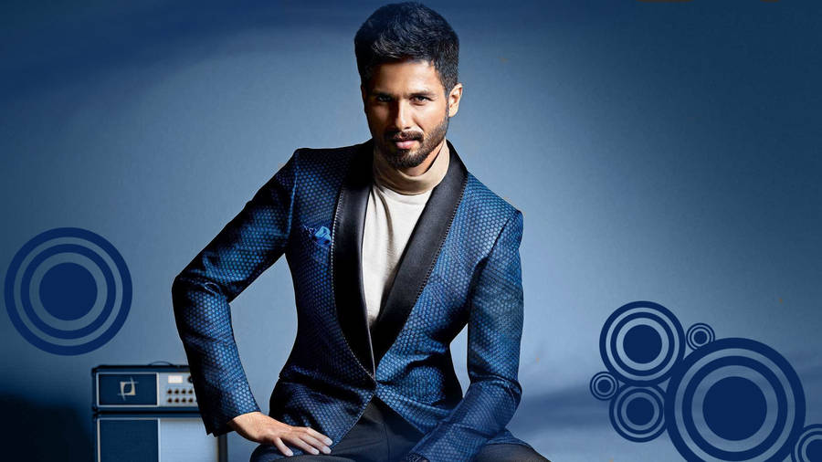 Shahid Kapoor In Formal Attire Wallpaper