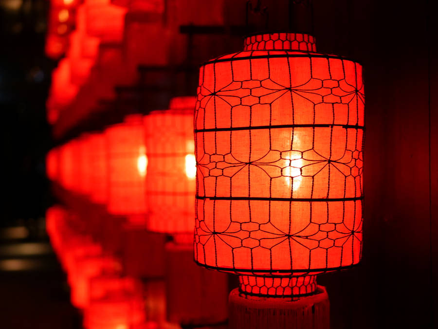 Shallow Focus Photography Of Red Paper Lanterns Wallpaper