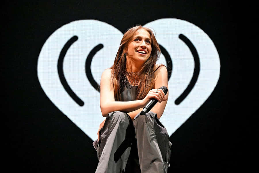 Singeron Stagewith Heart Logo Wallpaper