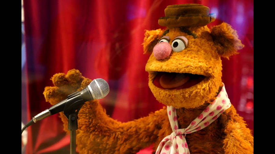 Singing Fozzie Bear Wallpaper