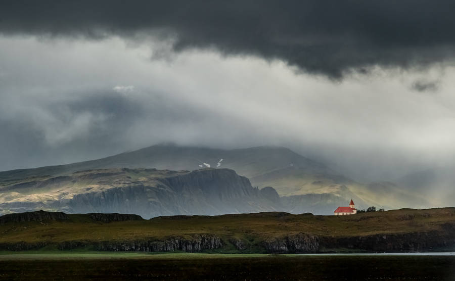 Small House With Big Views Wallpaper