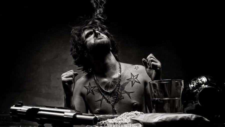 Smoking Gangsters With Guns Wallpaper