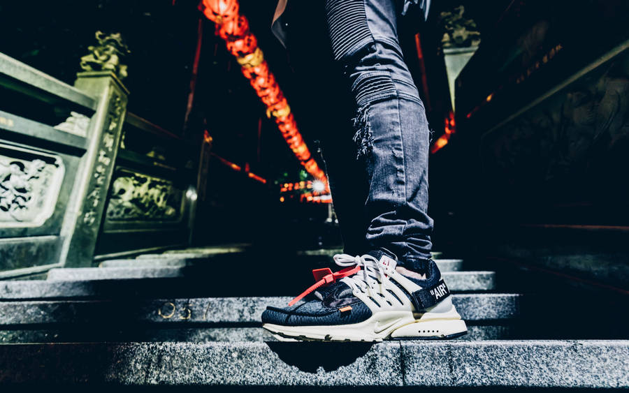Sneaker Stepping The Air Presto Wallpaper