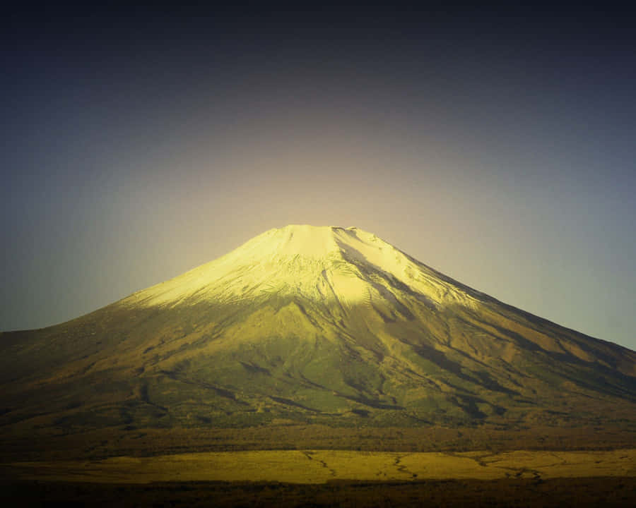 Snow Peak Of Mount Kilimanjaro Wallpaper