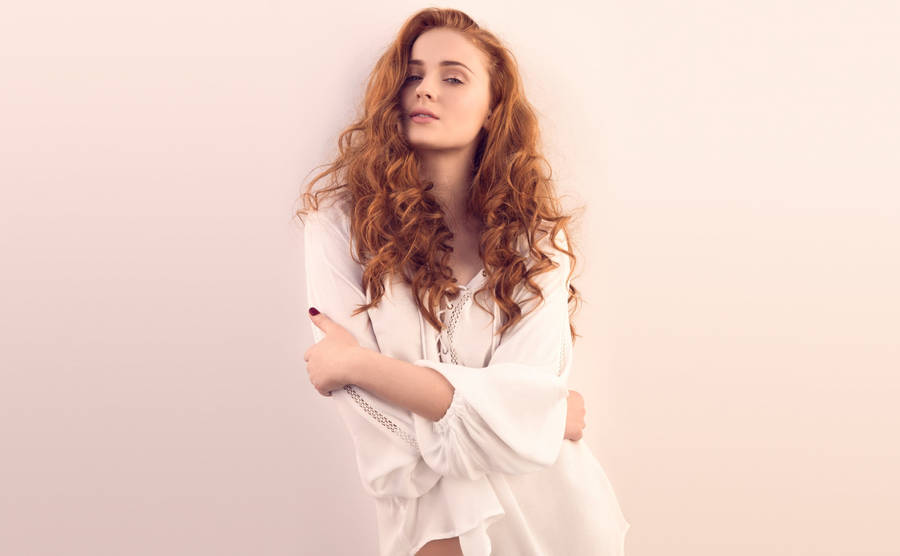 Sophie Turner Hollywood Wallpaper