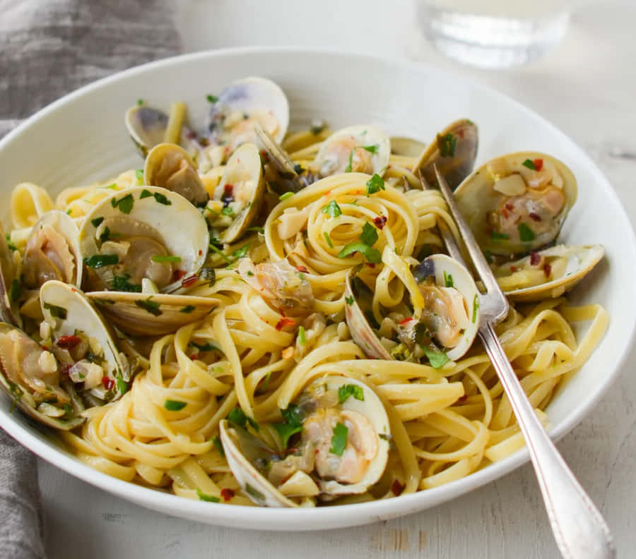 Spaghetti Alla Vongole Garlicky White Wine Sauce Wallpaper