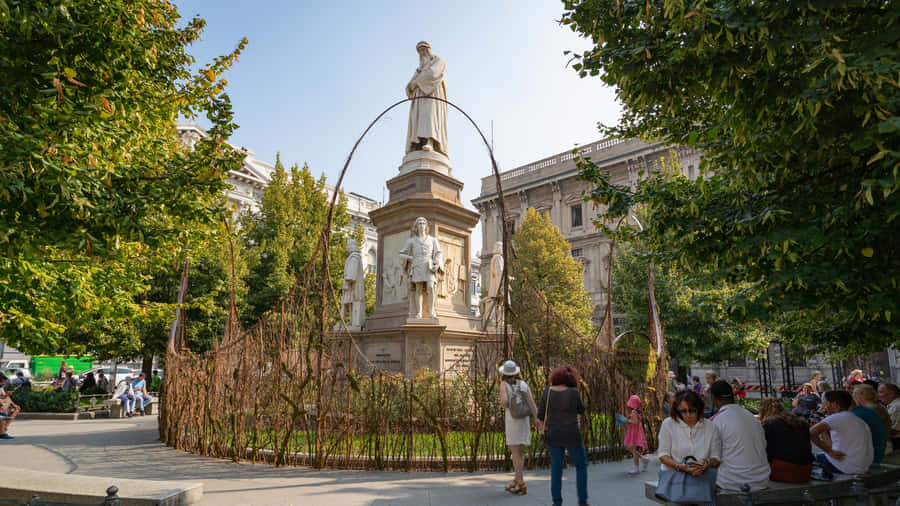 Statue Outside La Scala Opera House Wallpaper