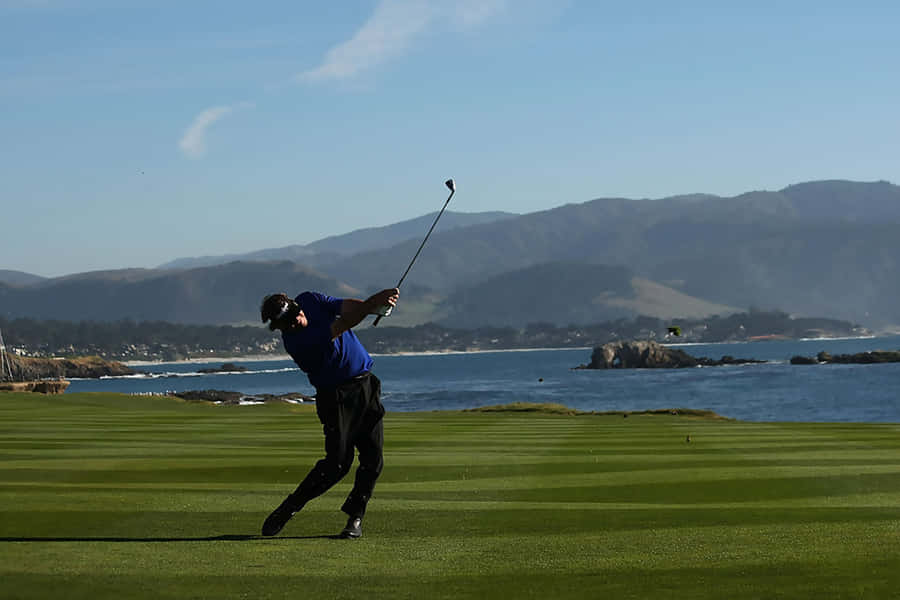 Steve Lowery Dramatic Golf Shot Wallpaper