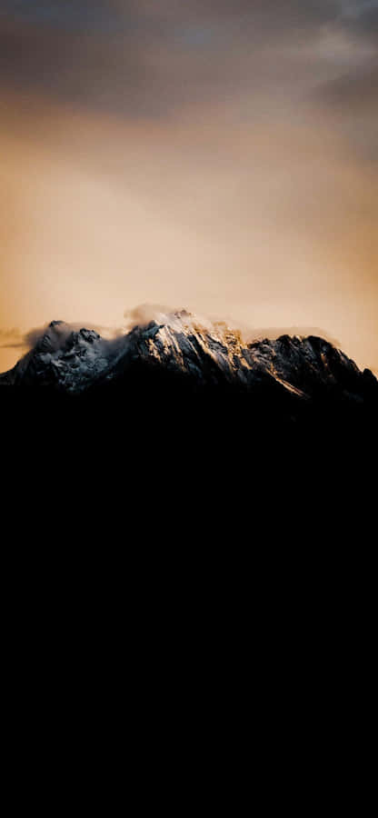 Stunning Mountain Peaks Wallpaper