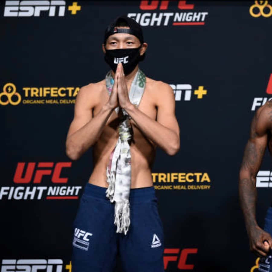 Su Mudaerji In Praying Pose Wallpaper