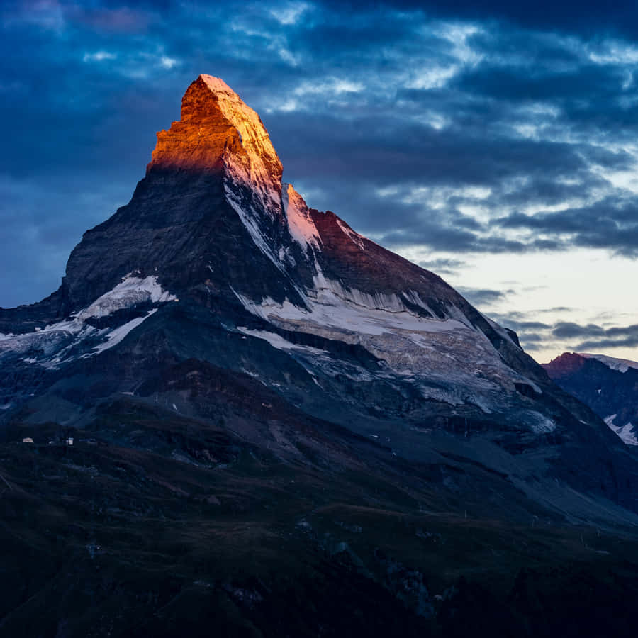 Sunlight At The Matterhorn Peak Wallpaper