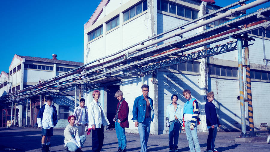 Super Junior Street Shot Wallpaper