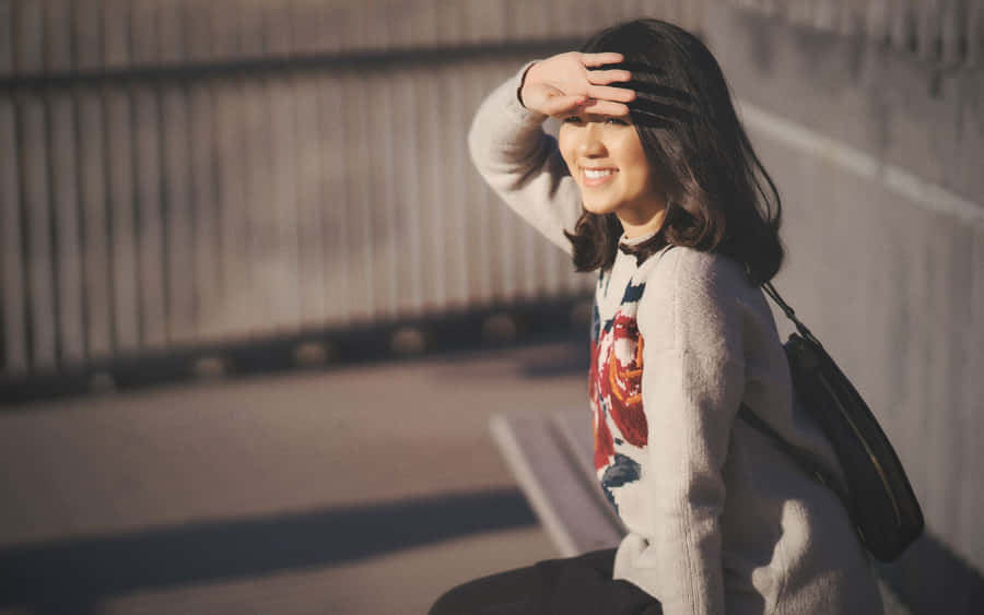 Teen Girl Model Sunny Afternoon Wallpaper