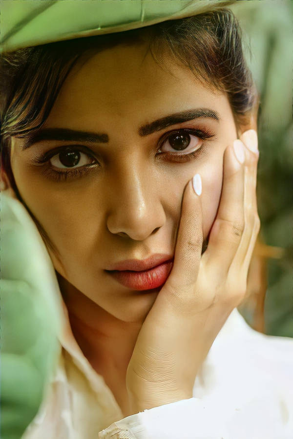 Telugu Heroines Beauty Shot Plants Wallpaper