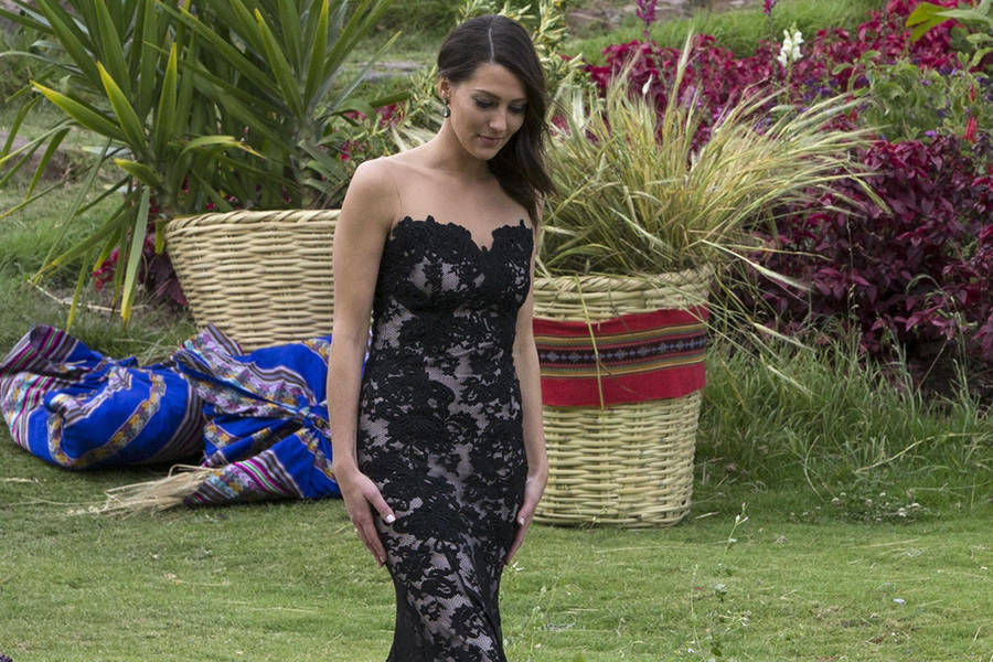 The Bachelorette Becca Kufrin In Garden Wallpaper