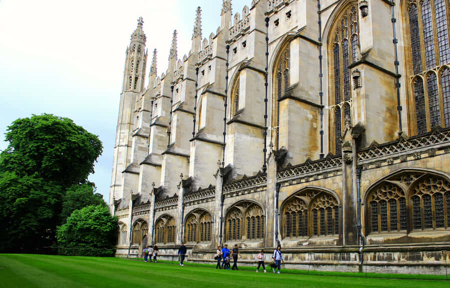 The Magnificent King's College Chapel At Cambridge University Wallpaper