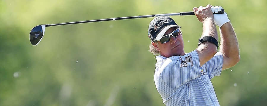 Tim Petrovic Hitting The Golf Club Wallpaper