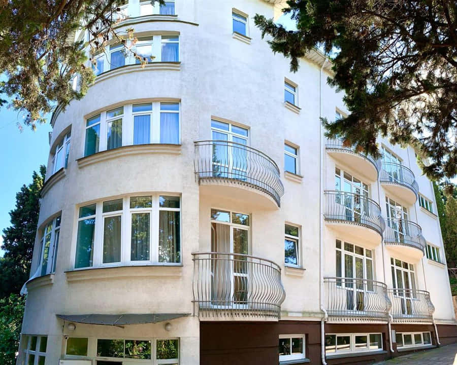 Tmm-yalta Boarding House Wallpaper