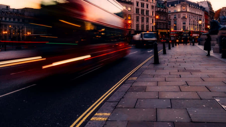 Trafalgar Square Red Bus Wallpaper