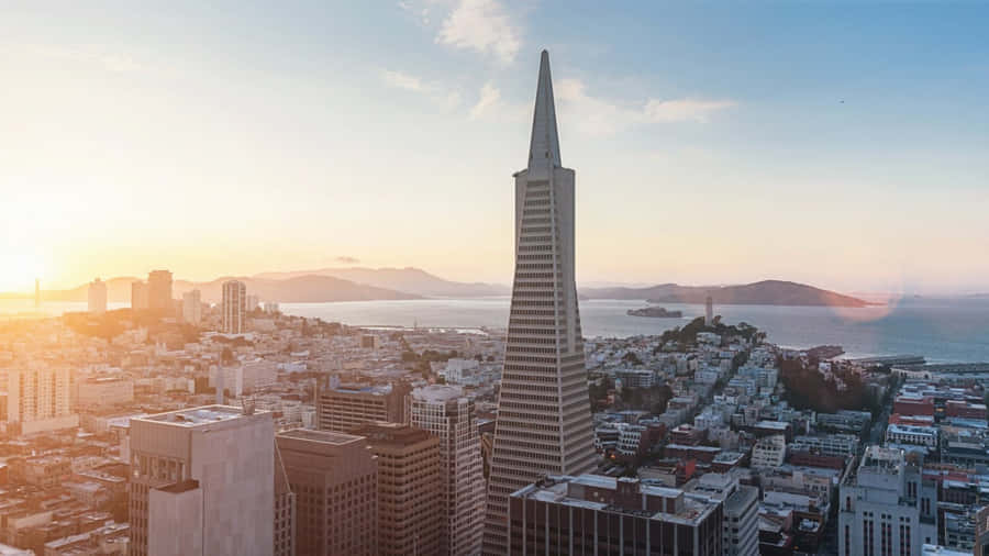 Transamerica Pyramid With The Rays Of The Sun Wallpaper
