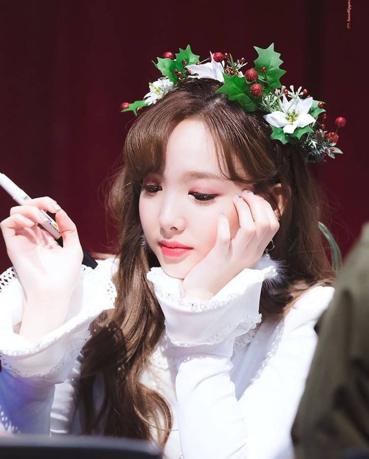 Twice Nayeon Wearing A Flower Crown Wallpaper