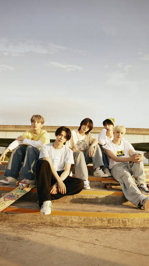 Txt In A Skatepark Wallpaper