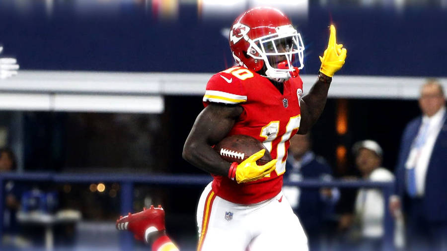 Tyreek Hill Hand Signal Number 1 Wallpaper