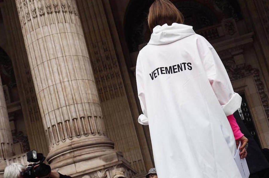 Vetements White Raincoat Wallpaper