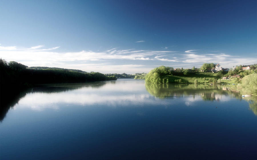 Widescreen Lake Shot Wallpaper
