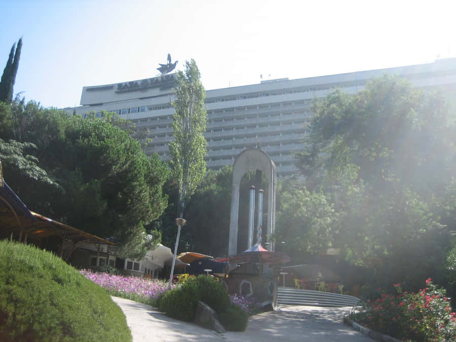 Yalta Inturist Gardens Wallpaper