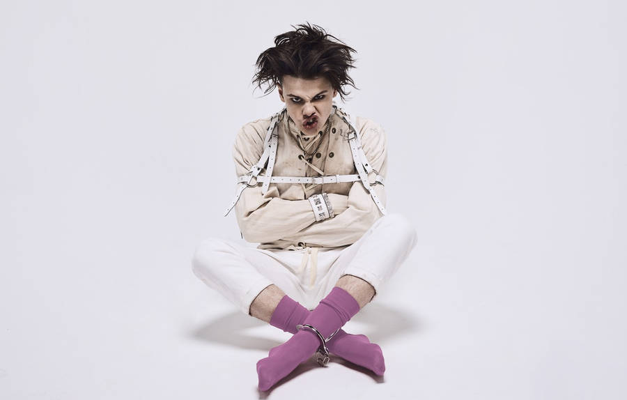 Yungblud 21st Century Liability Desktop Wallpaper