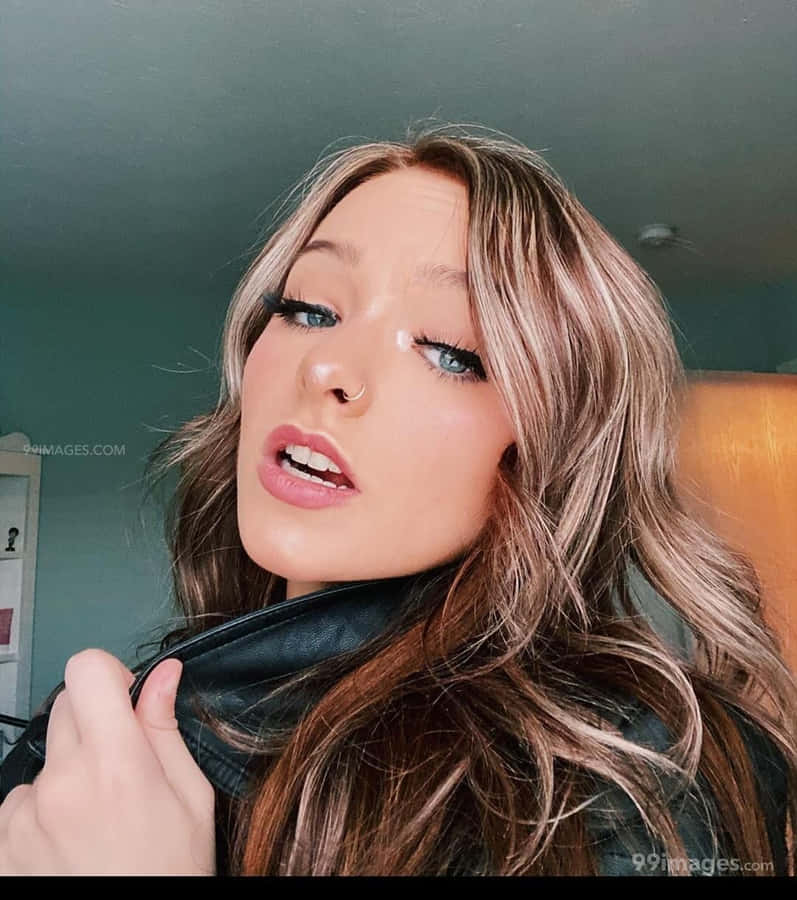 Zoe Laverne, Teen Digital Influencer Wallpaper